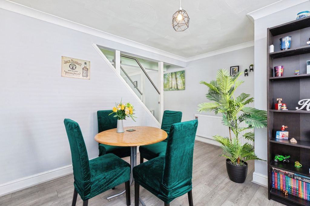 Property photo 3 of 16 Pbox-Img.Jpg