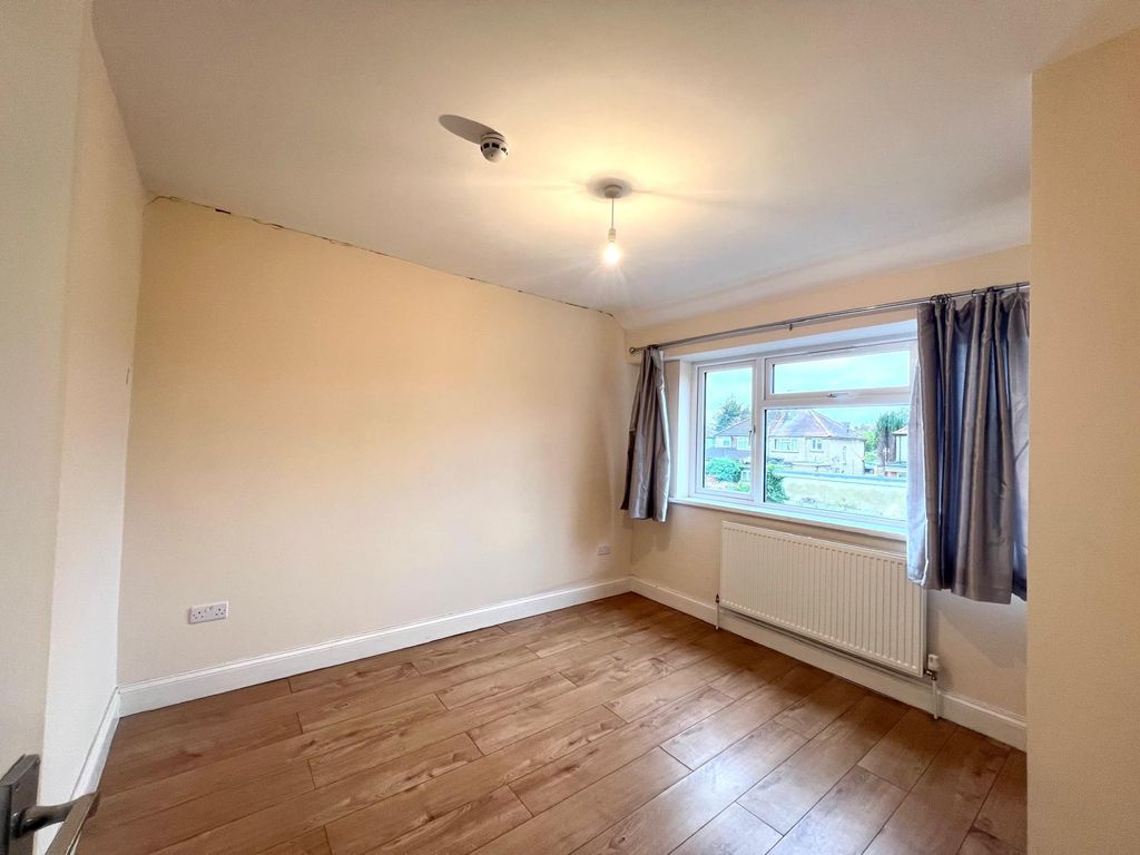 Property photo 3 of 27