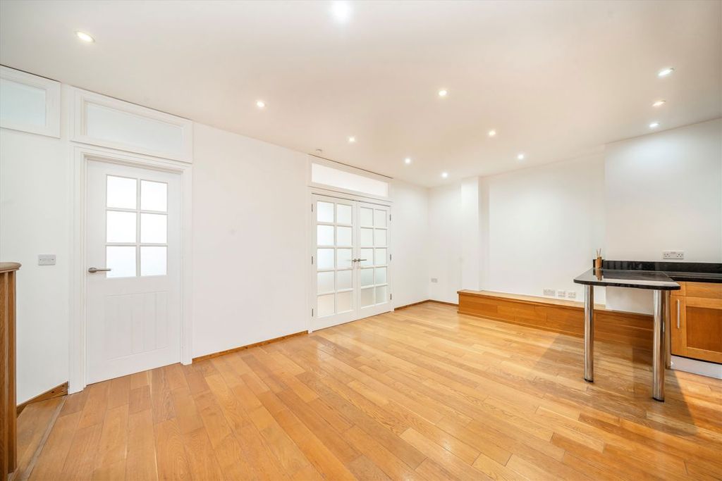 Property photo 3 of 8