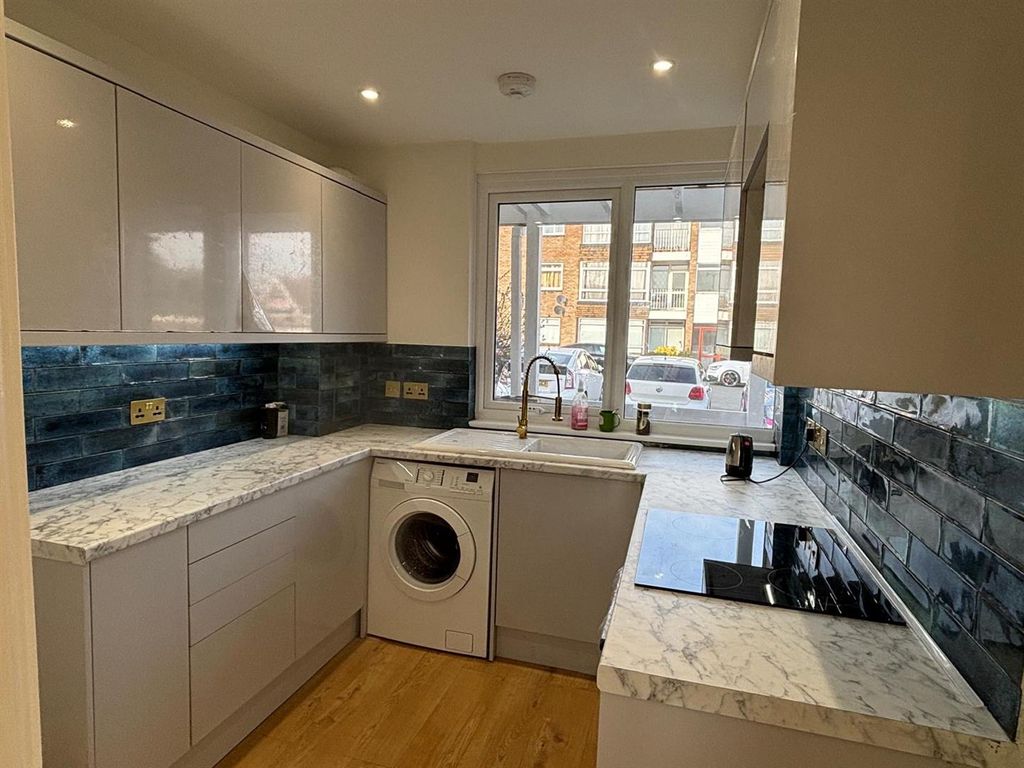 Property photo 2 of 7 Tulip Court