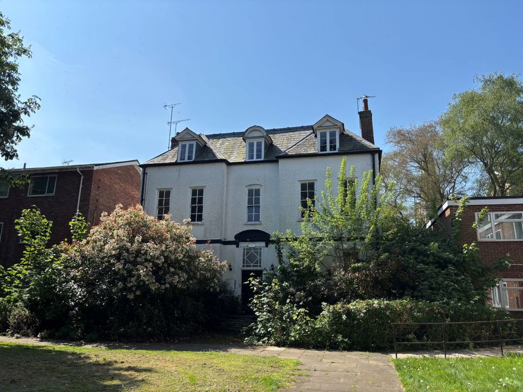 Property photo 1 of 26