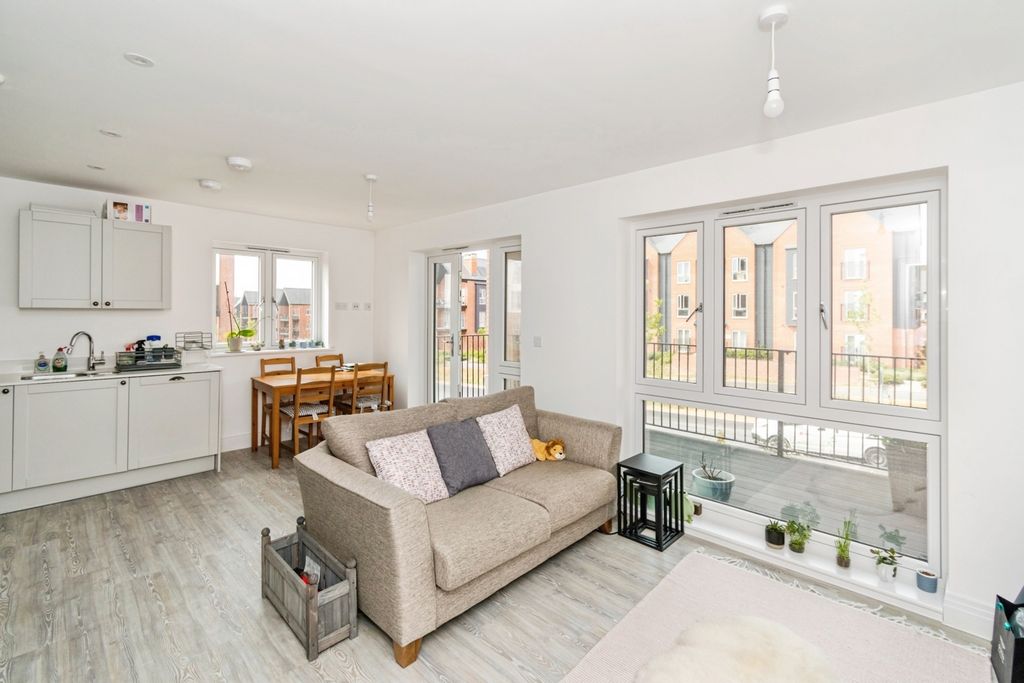 Property photo 2 of 16 Pbox-Img.Jpg