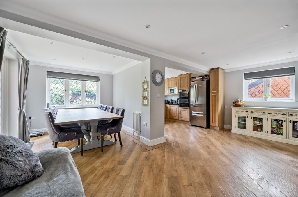 Property photo 2 of 21 1316798-9-685d46d...