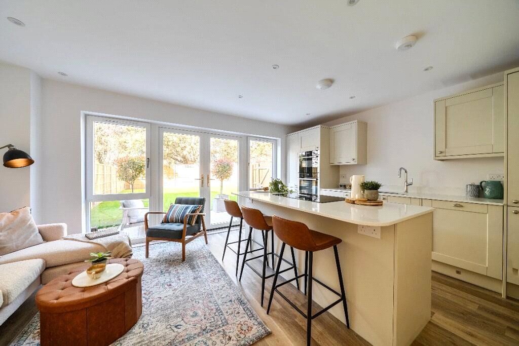 Property photo 3 of 14 Show Home