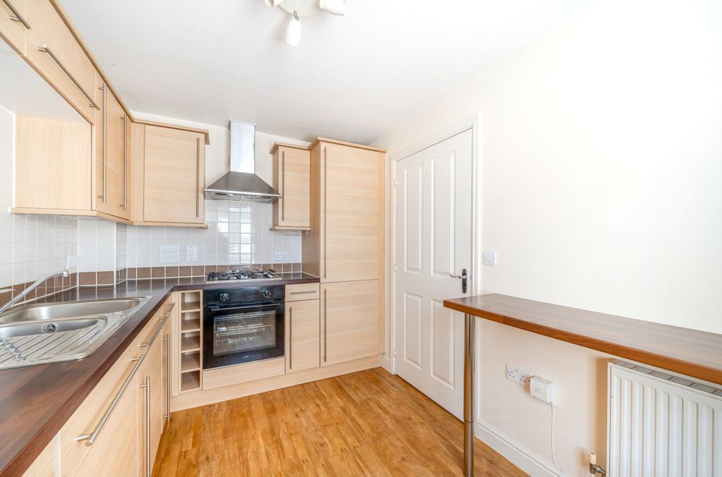 Property photo 3 of 23 1323886-4-686F851...