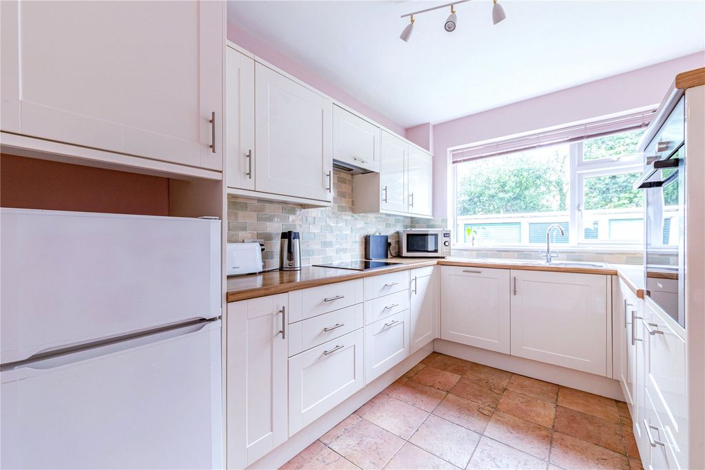 Property photo 3 of 19 Picture No. 18