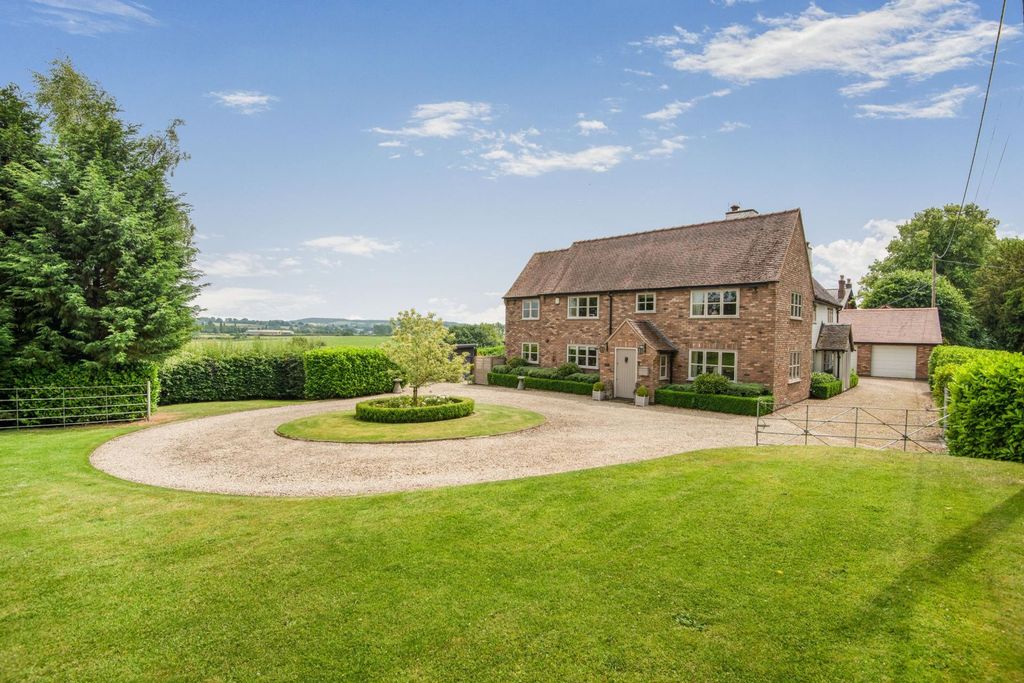 Property photo 1 of 29