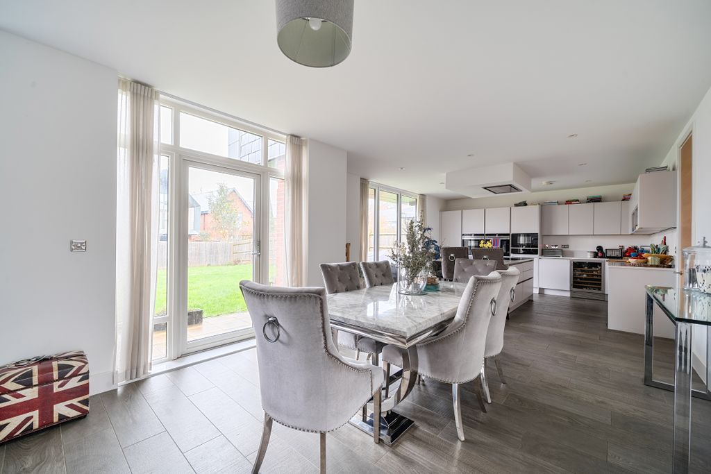 Property photo 2 of 50 1417234-10-69Ab0B19707Ef