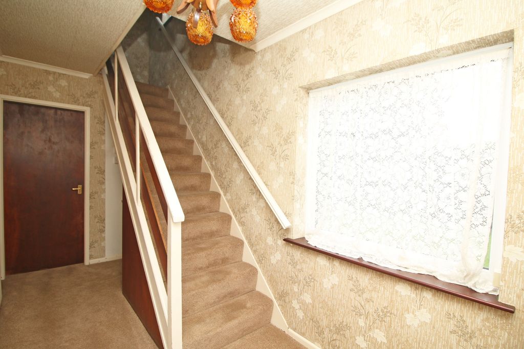 Property photo 2 of 28