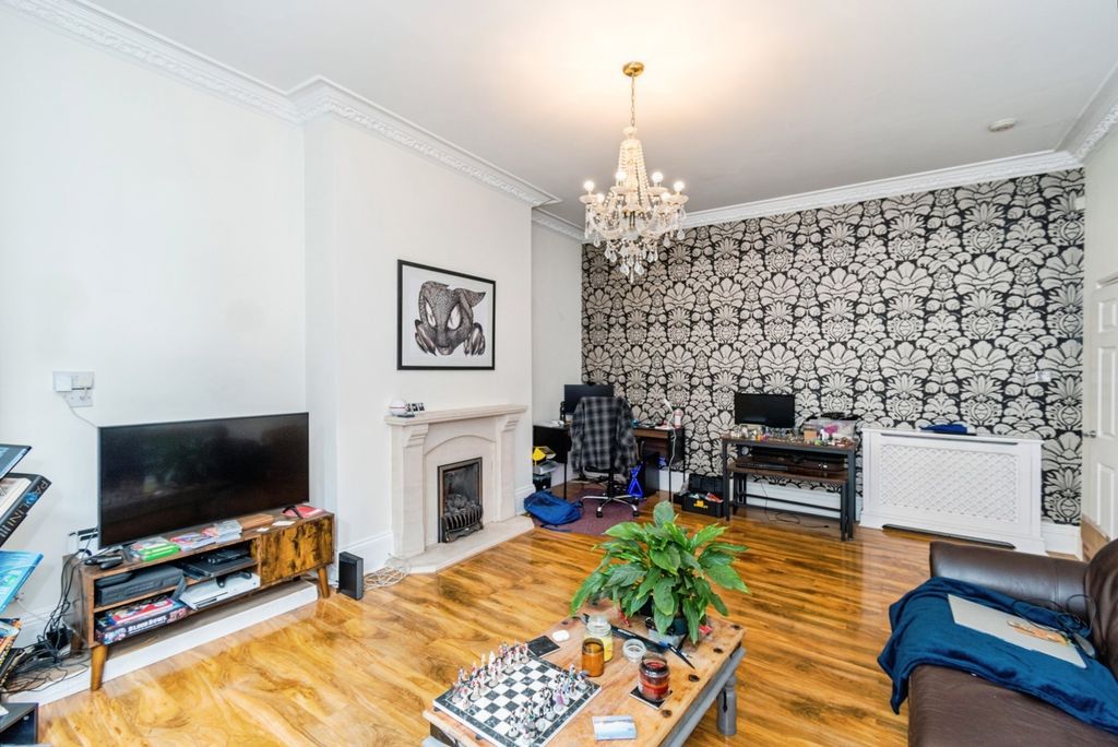 Property photo 3 of 16 Photo