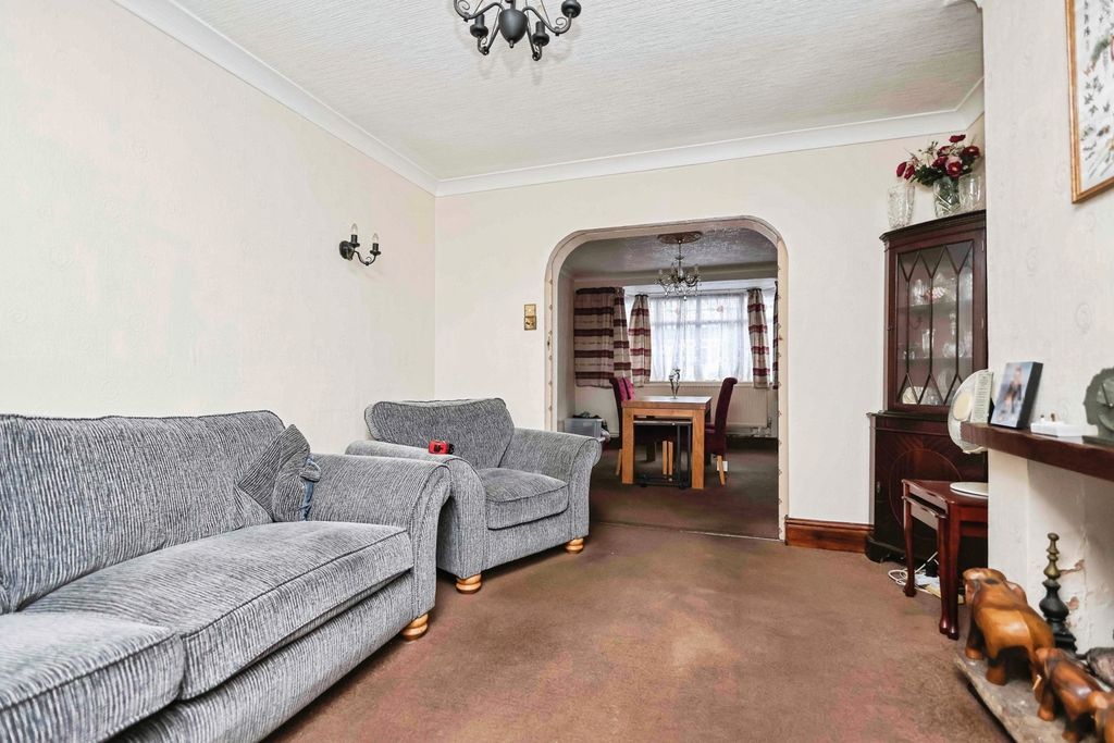 Property photo 3 of 17 Photo