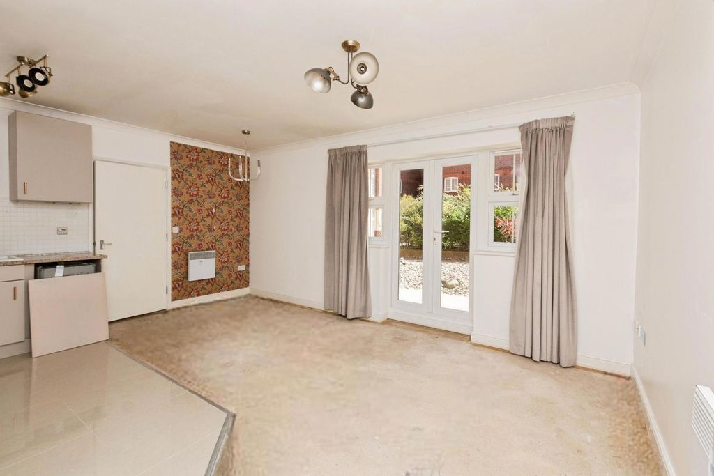 Property photo 3 of 13 Pbox-Img.Jpg
