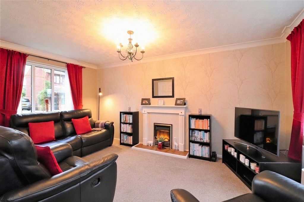 Property photo 3 of 12