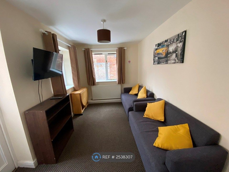 Property photo 2 of 9