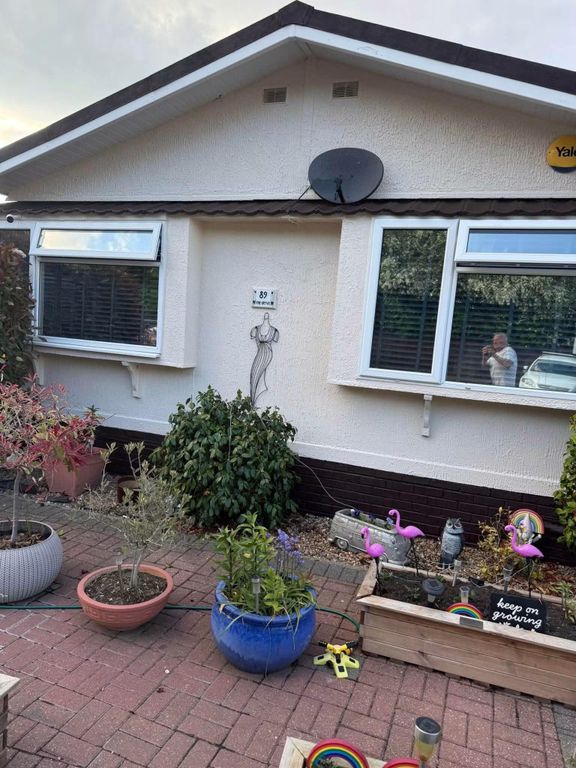 Property photo 2 of 24