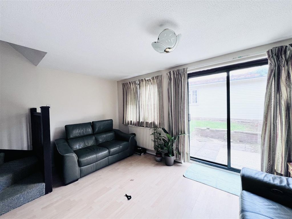 Property photo 3 of 13 Image00007.Jpeg