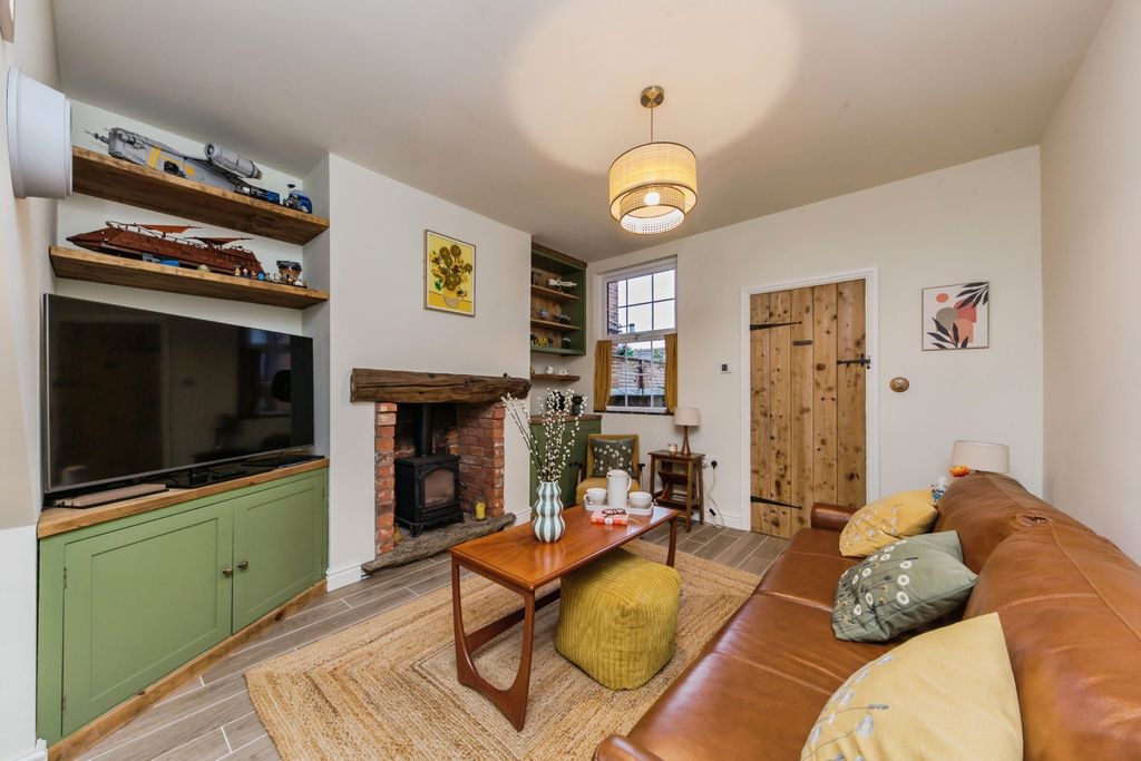 Property photo 3 of 20 Living Room