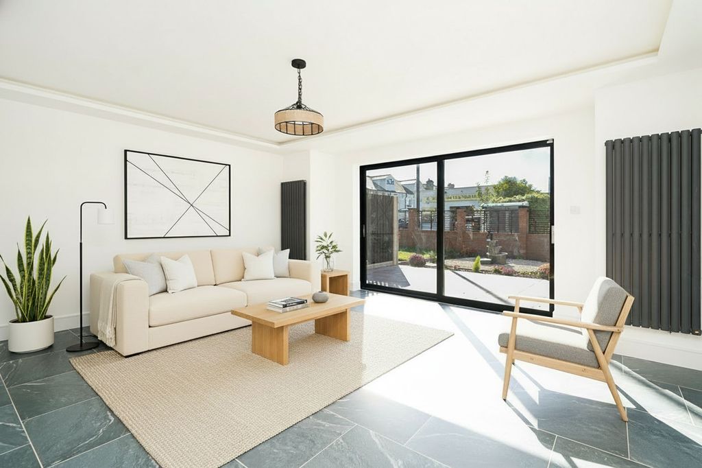 Property photo 3 of 25