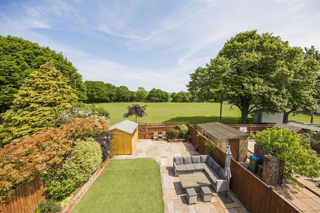 Property photo 2 of 41