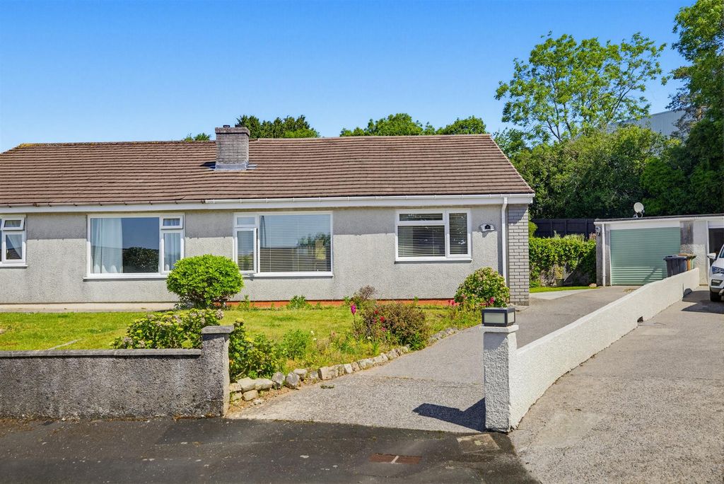 Property photo 1 of 19 Front