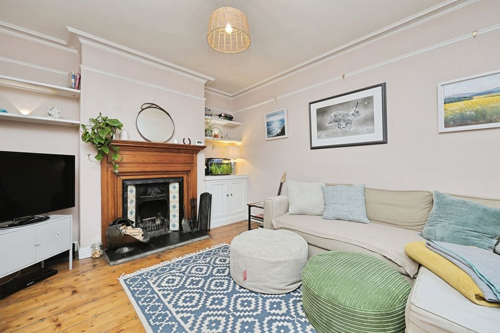 Property photo 3 of 17