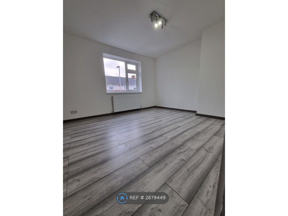 Property photo 3 of 35