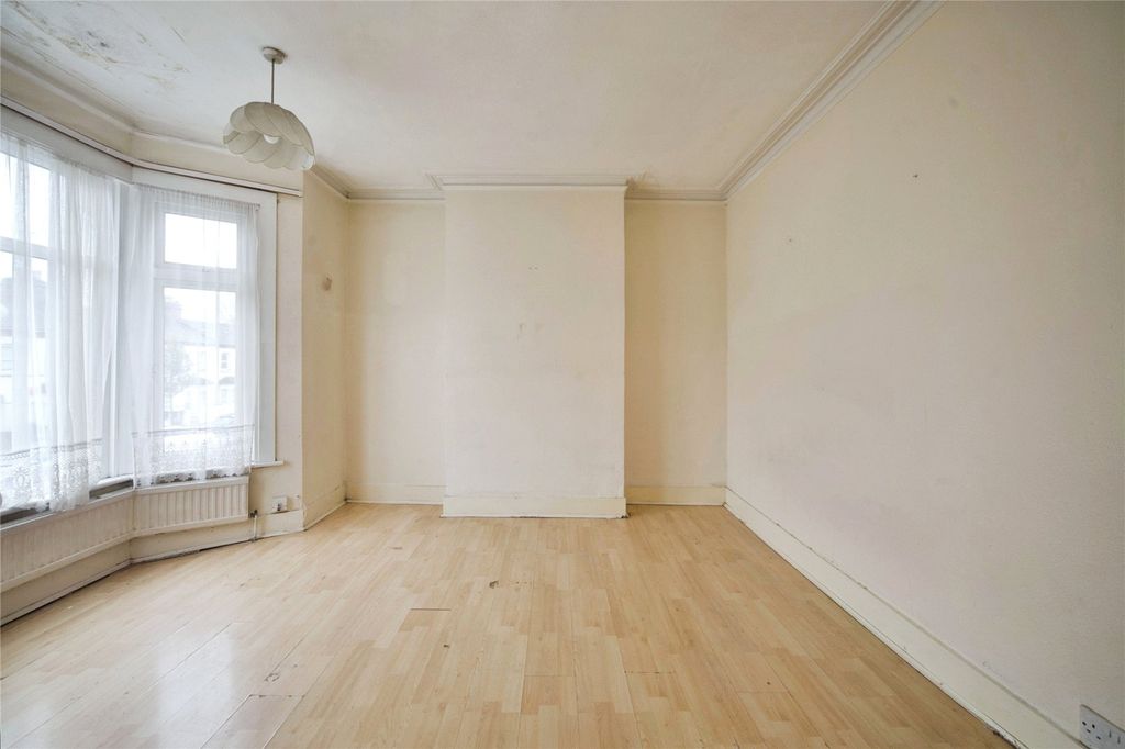 Property photo 3 of 20 Picture No. 01