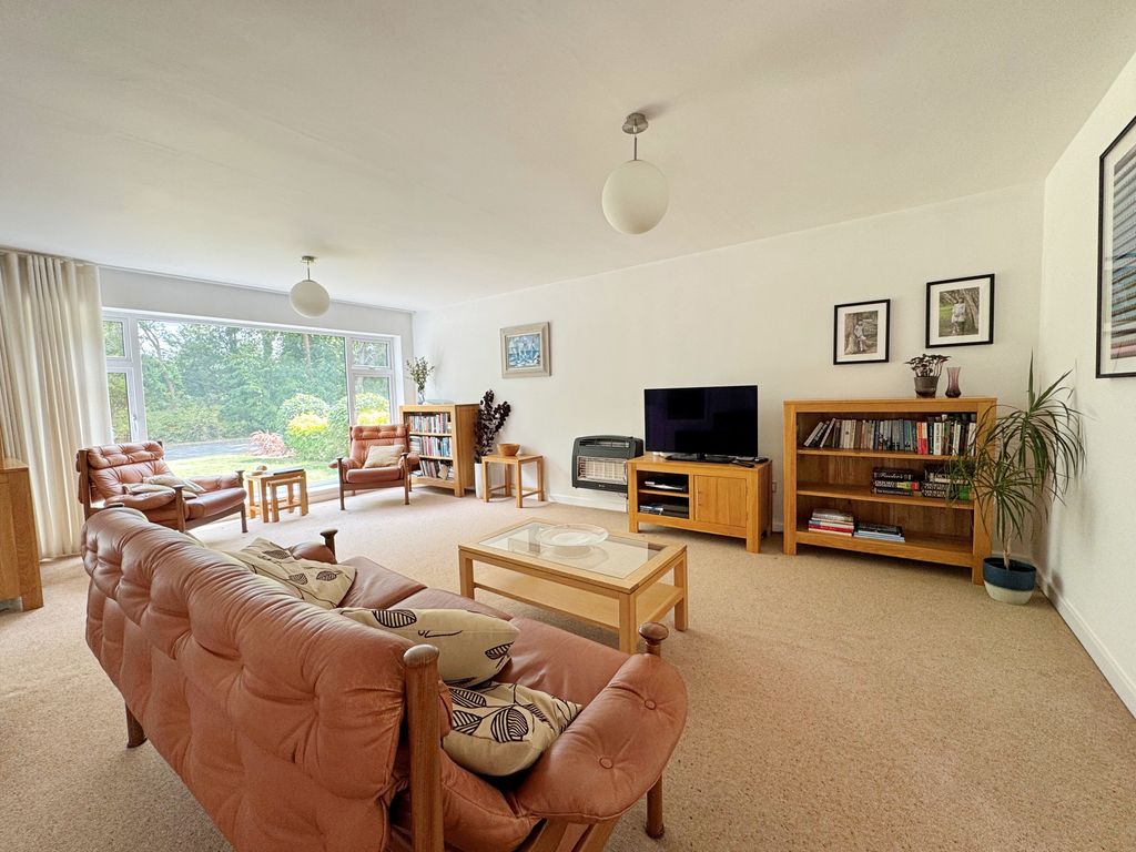 Property photo 3 of 27