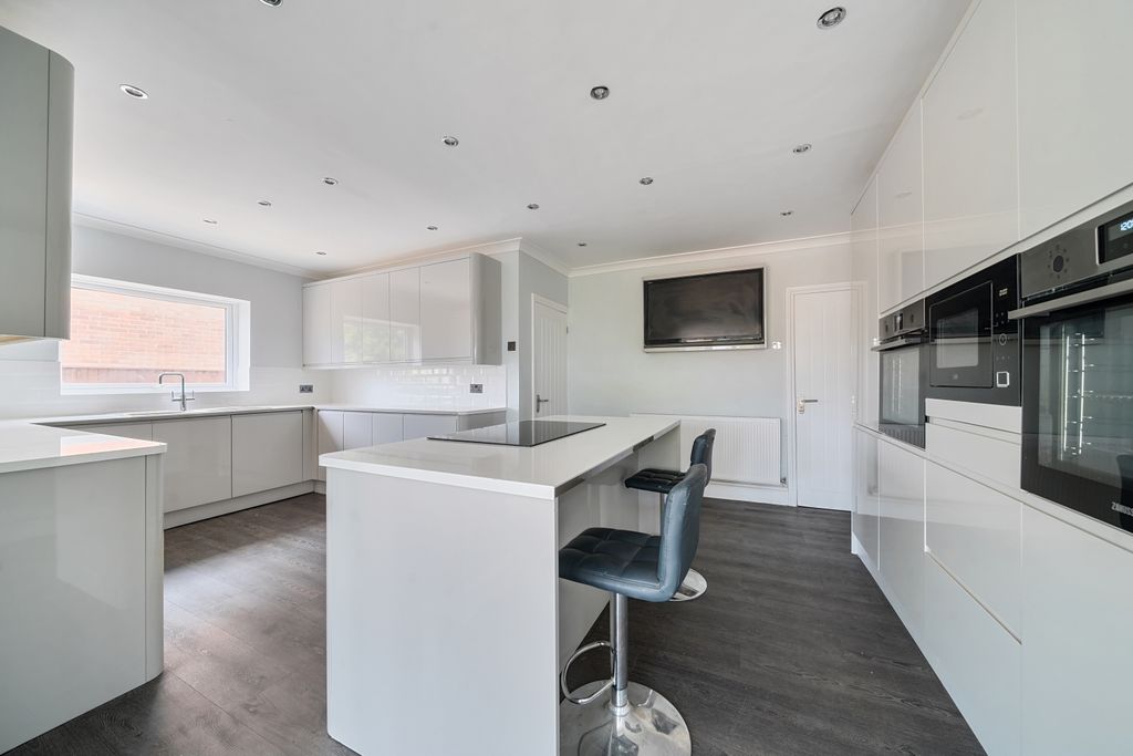 Property photo 2 of 12 1311940-5-6851Becd742A2