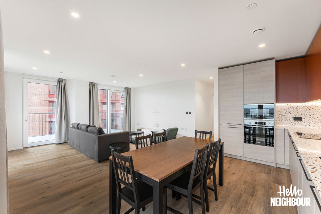 Property photo 1 of 17 Photo 0