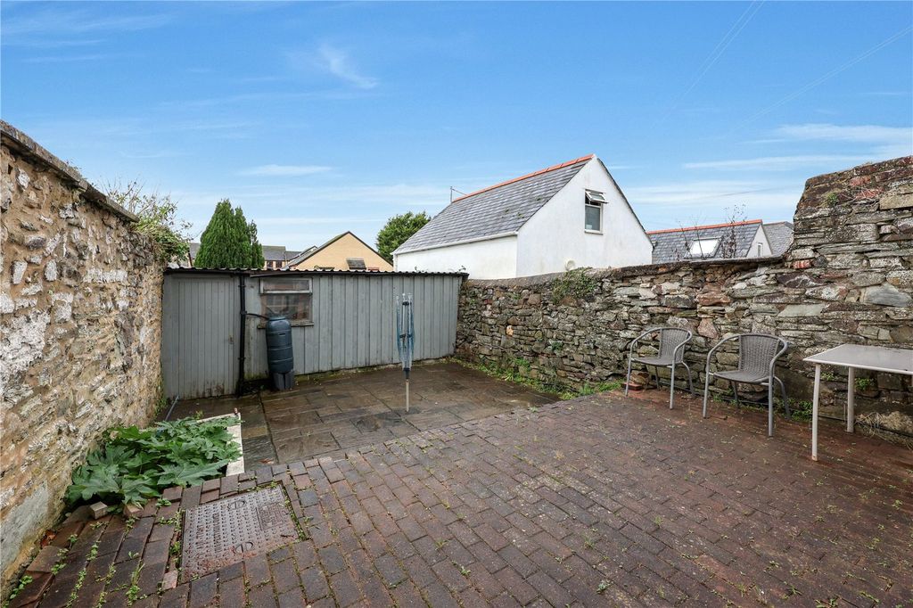 Property photo 2 of 16 Picture No. 05