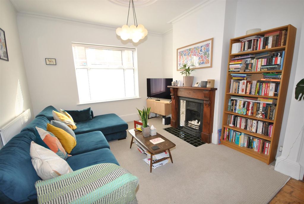 Property photo 2 of 16