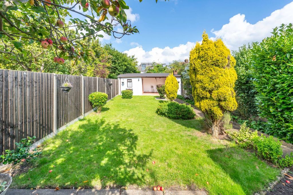 Property photo 2 of 18