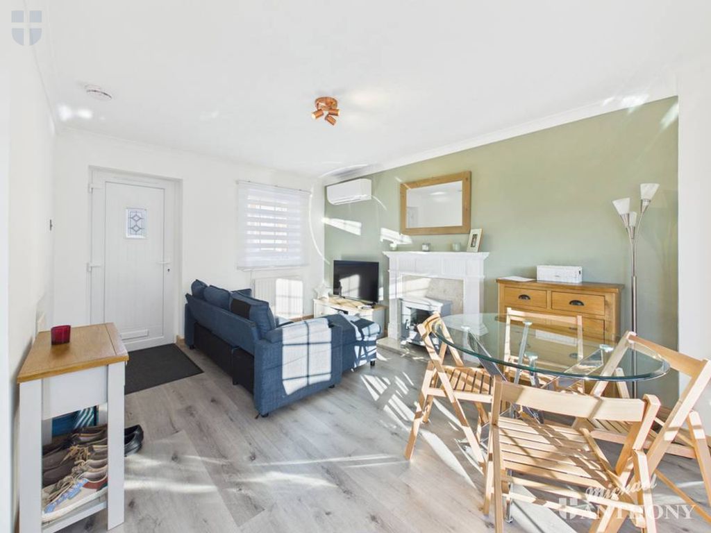 Property photo 3 of 10 Cam03852G0-Pr0829-Still003-Thumbnail-H750-70