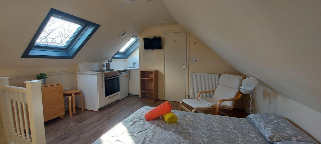 Property photo 2 of 5