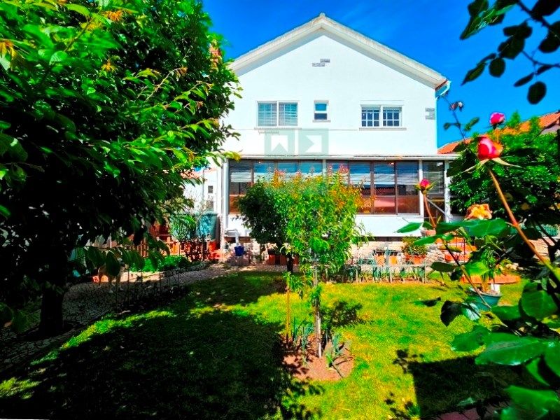 Property photo 2 of 79