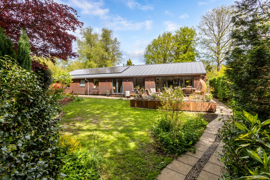Property photo 3 of 35