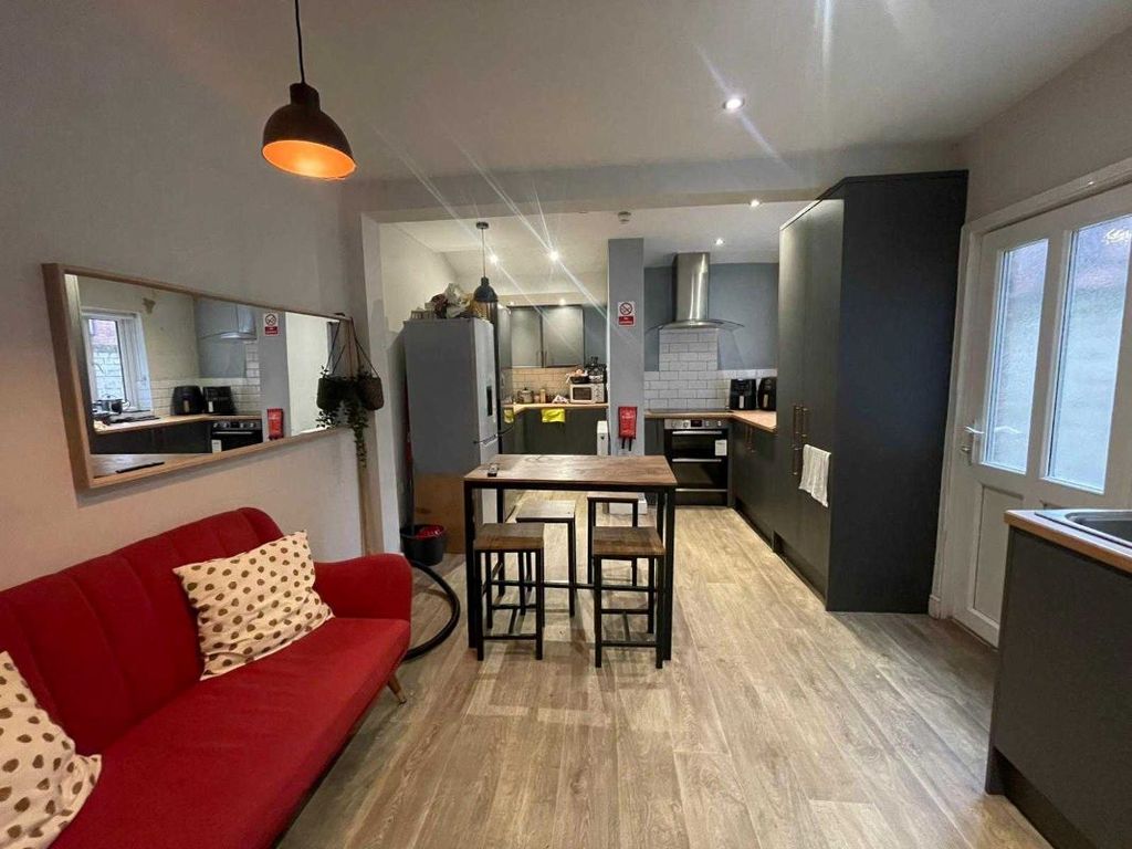 Property photo 3 of 14 3