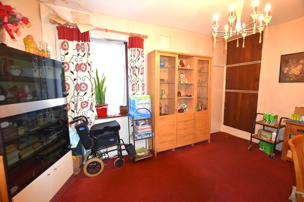 Property photo 3 of 15 Gallery