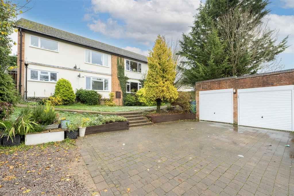 Property photo 1 of 12 23-Hill-Close-13.Jpg