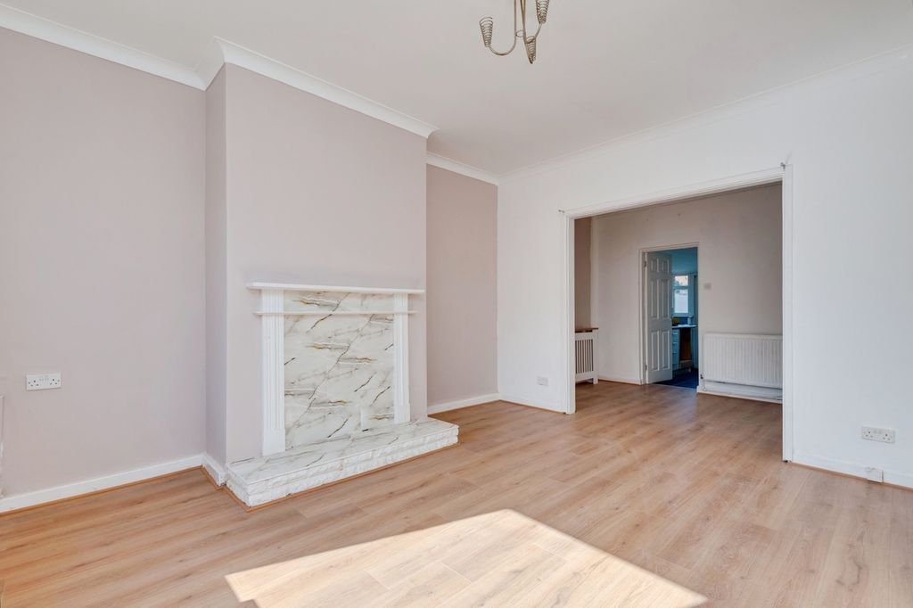 Property photo 2 of 17 Pbox-Img.Jpg