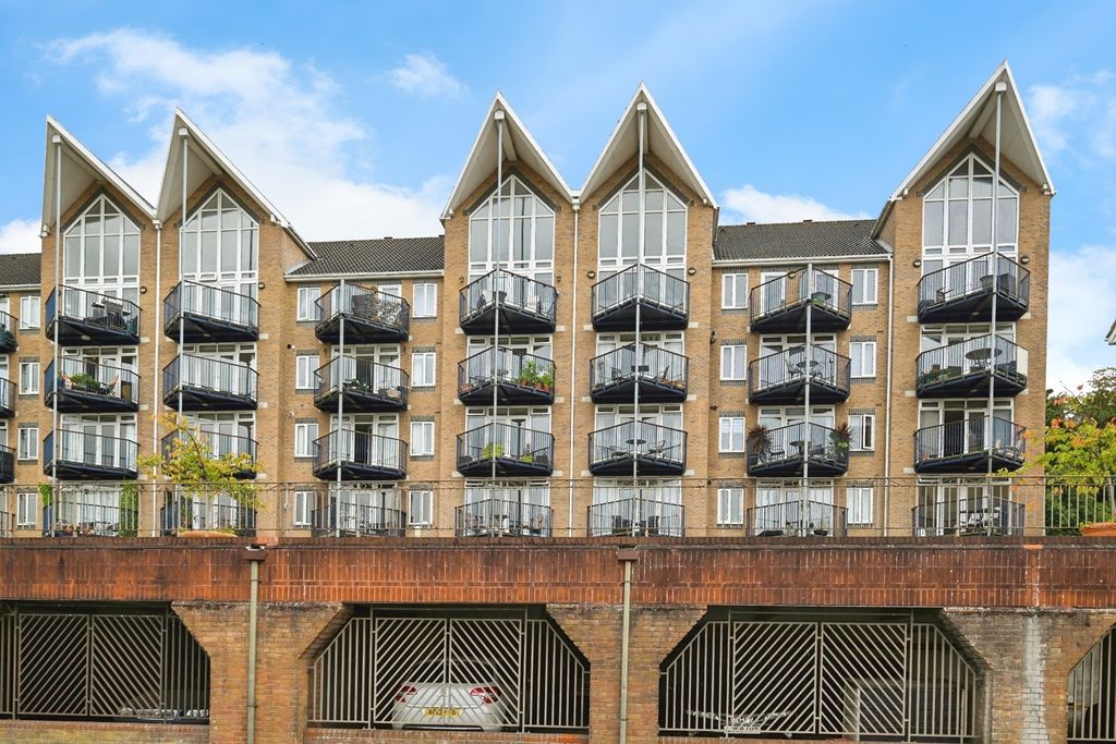 Property photo 1 of 16 Pbox-Img.Jpg