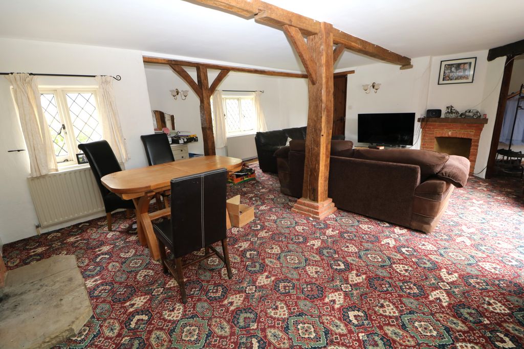Property photo 2 of 8