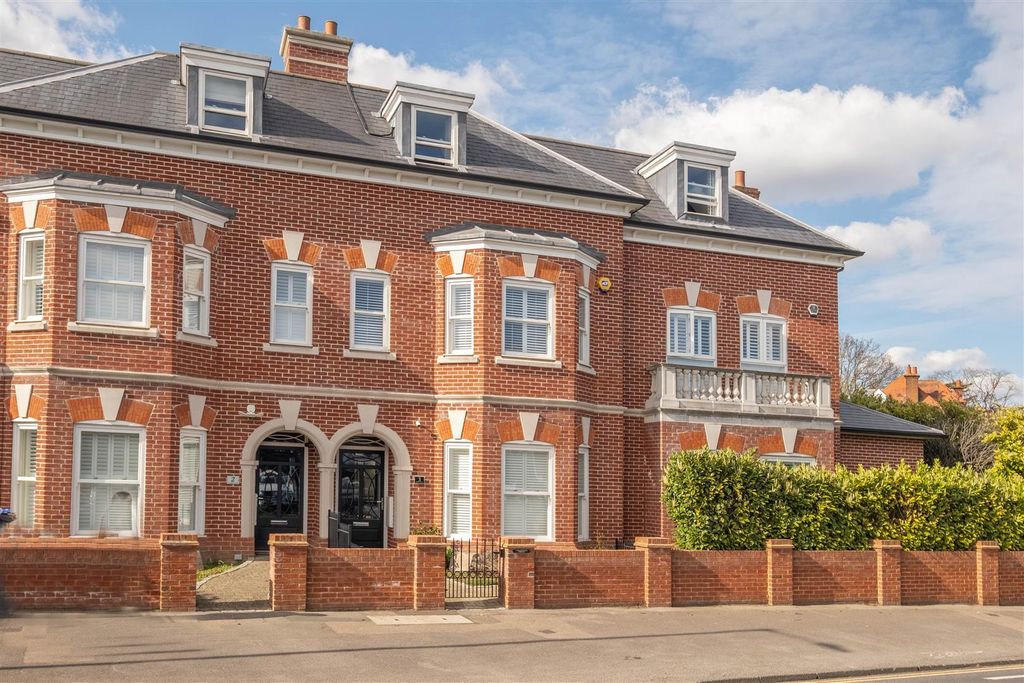 Property photo 1 of 36 3-Walsingham-Terrace-0080 Copy.Jpg