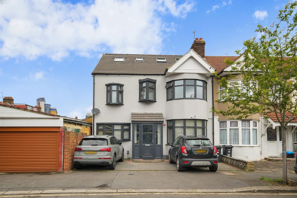 Property photo 1 of 46