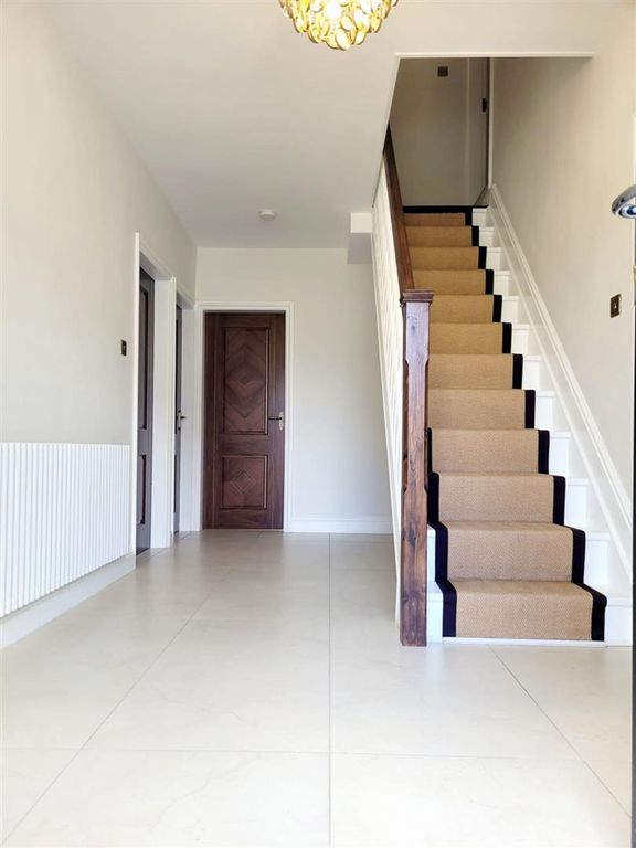 Property photo 2 of 24 Hallway