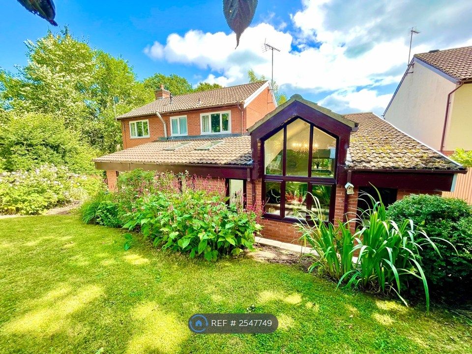 Property photo 2 of 27
