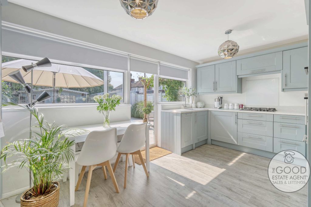 Property photo 1 of 27