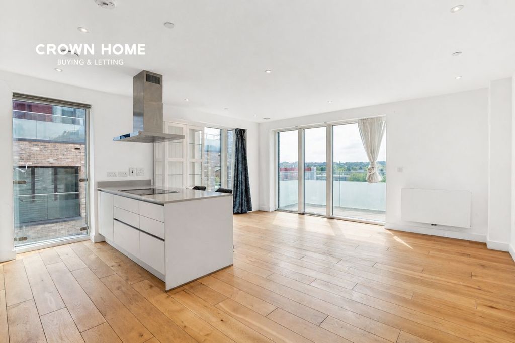 Property photo 1 of 18