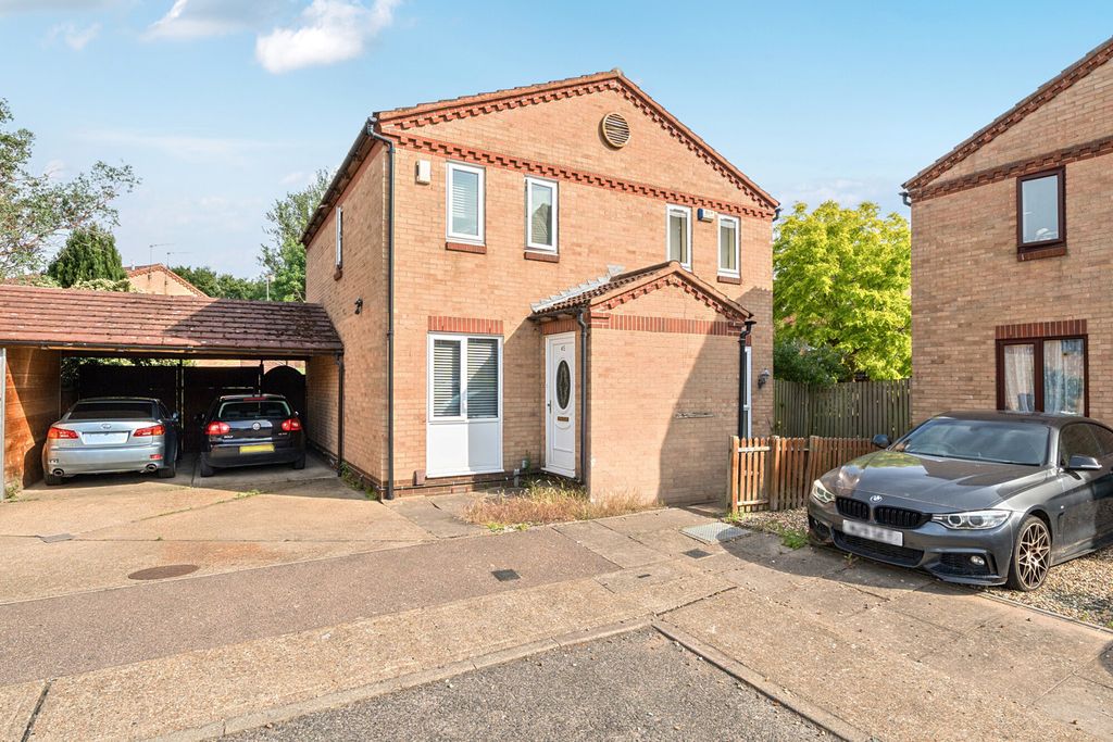 Property photo 1 of 17 External